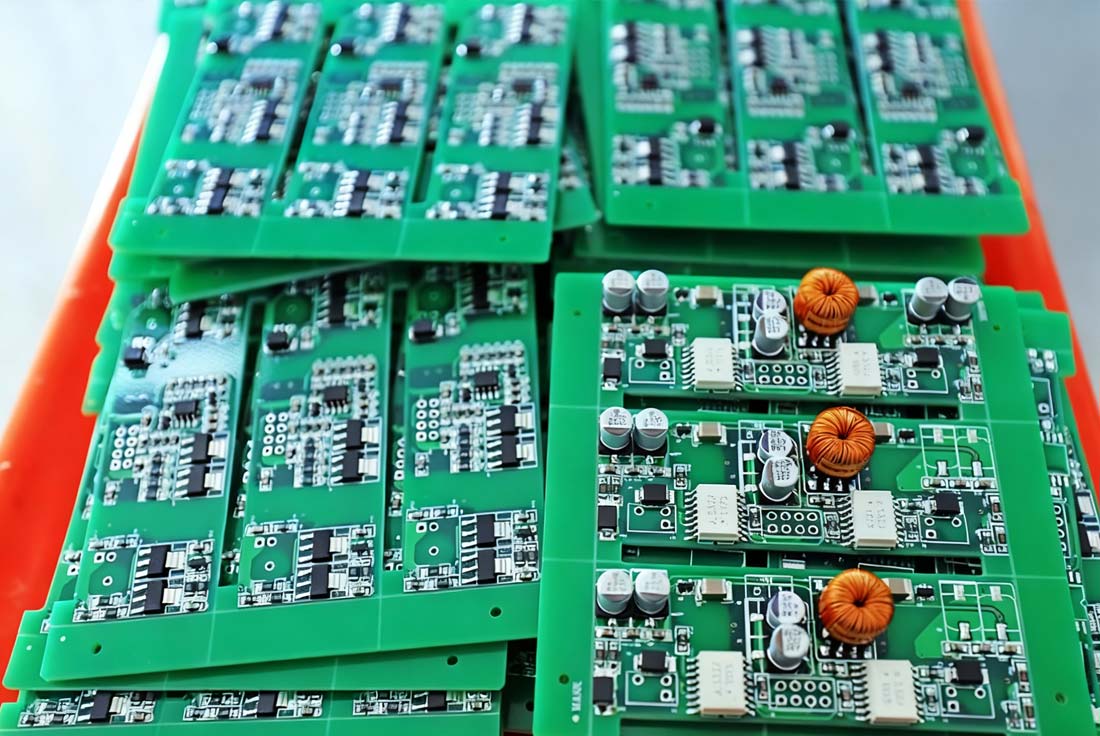 普轩真空灌胶解决方案 - 印刷电路板(PCB)